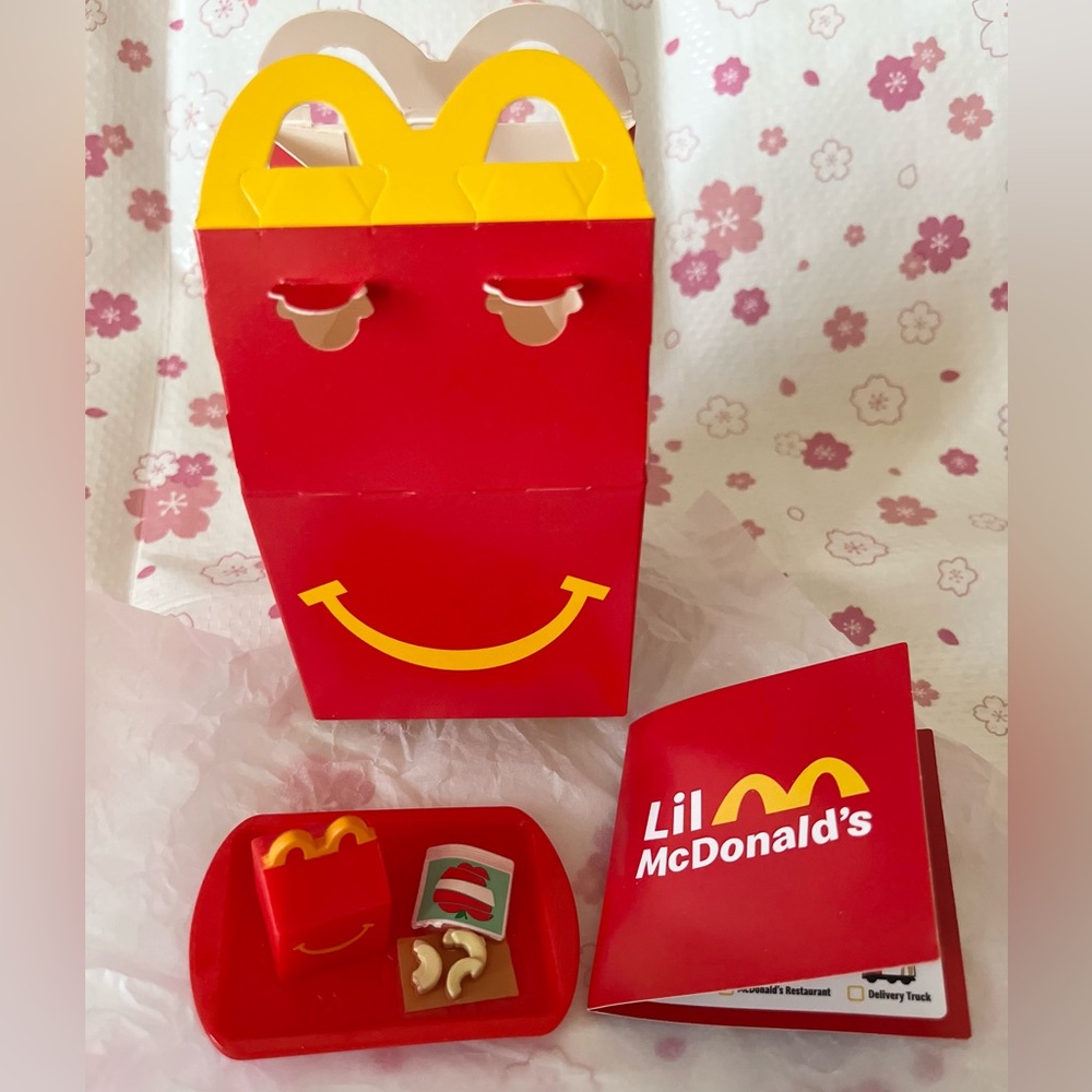 Lil McDonald's #18 Happy Meal and Apple Slices tray toy from McDonald's